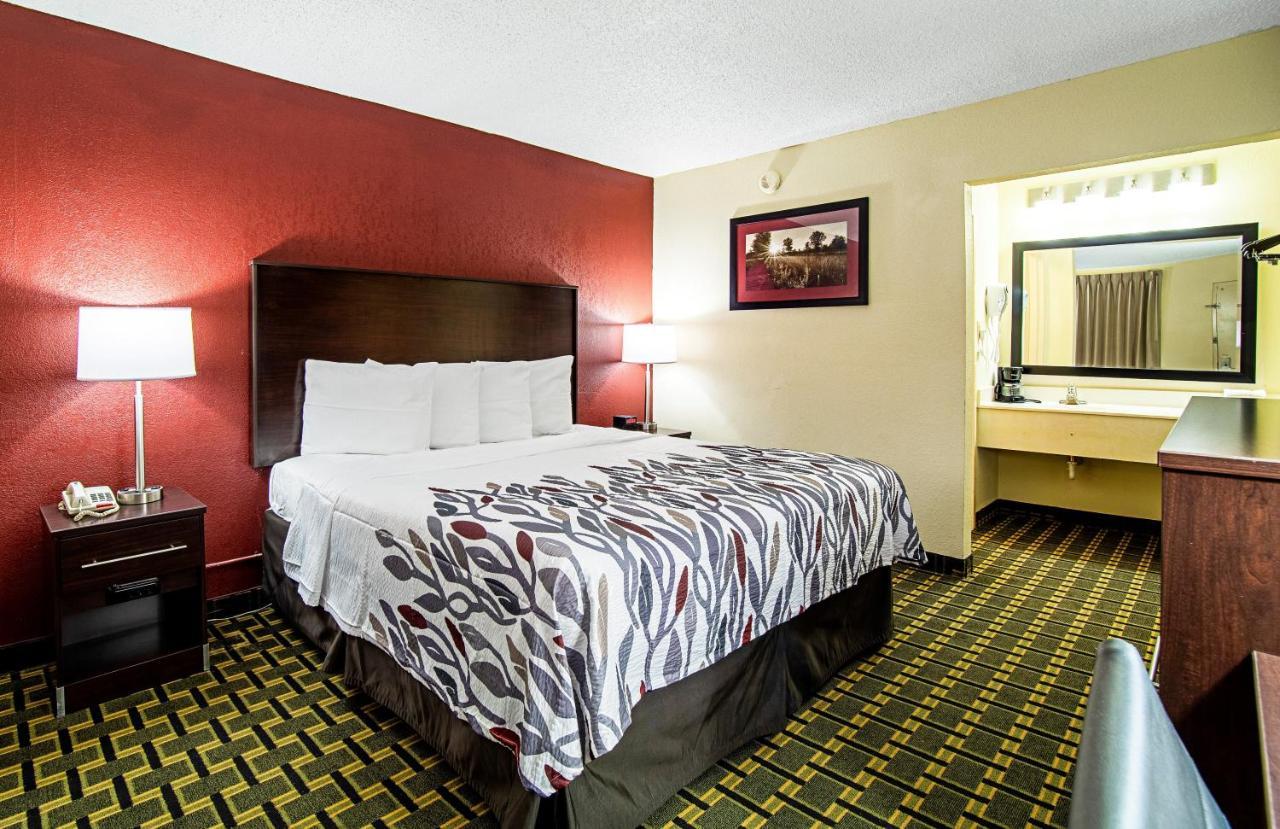 Red Roof Inn & Suites Greenwood, Sc Dış mekan fotoğraf
