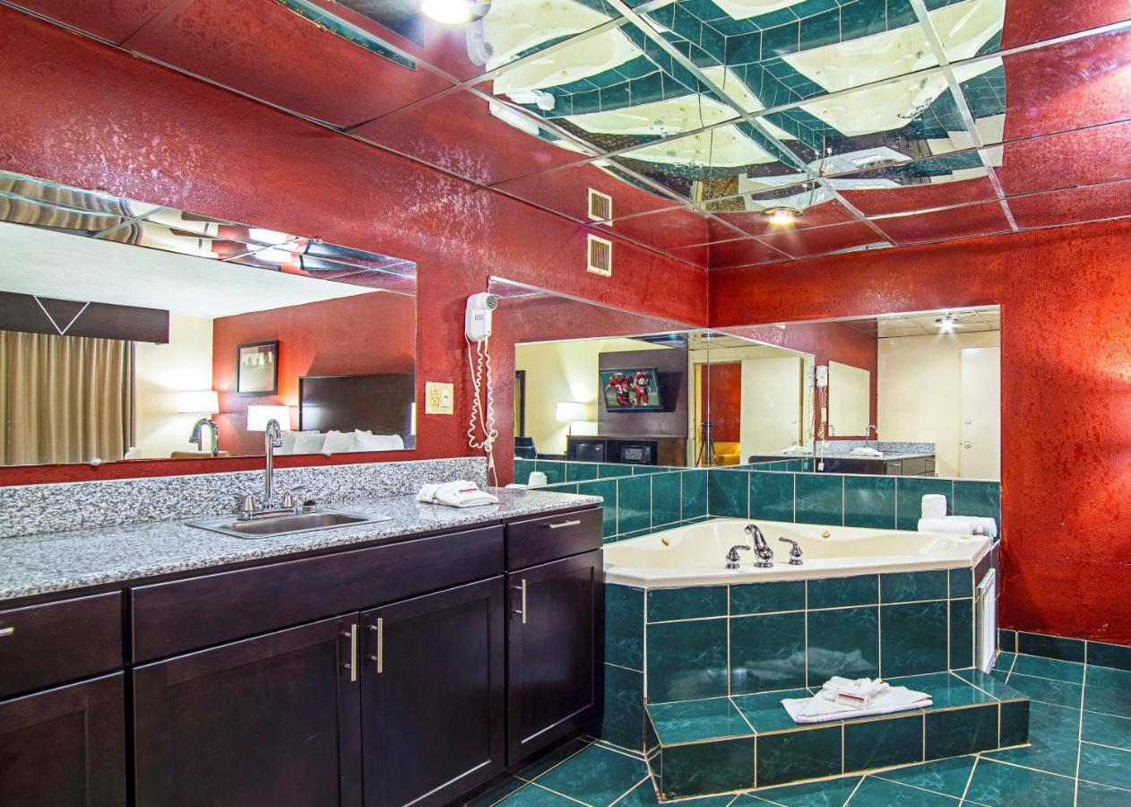 Red Roof Inn & Suites Greenwood, Sc Dış mekan fotoğraf