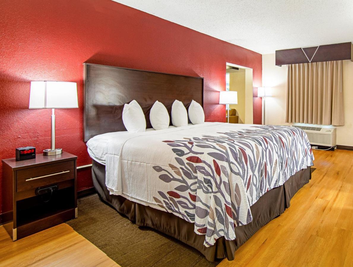 Red Roof Inn & Suites Greenwood, Sc Dış mekan fotoğraf