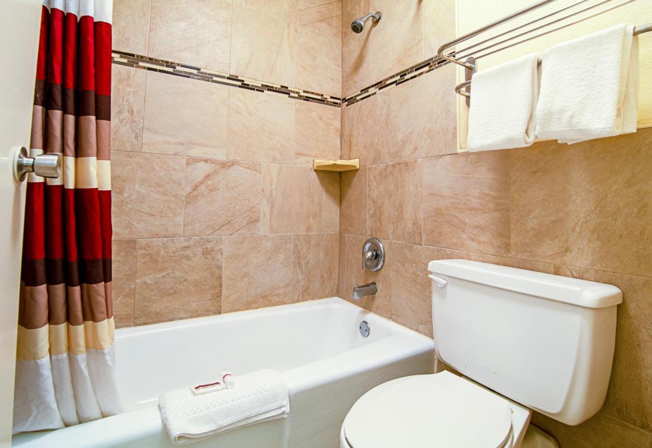 Red Roof Inn & Suites Greenwood, Sc Dış mekan fotoğraf