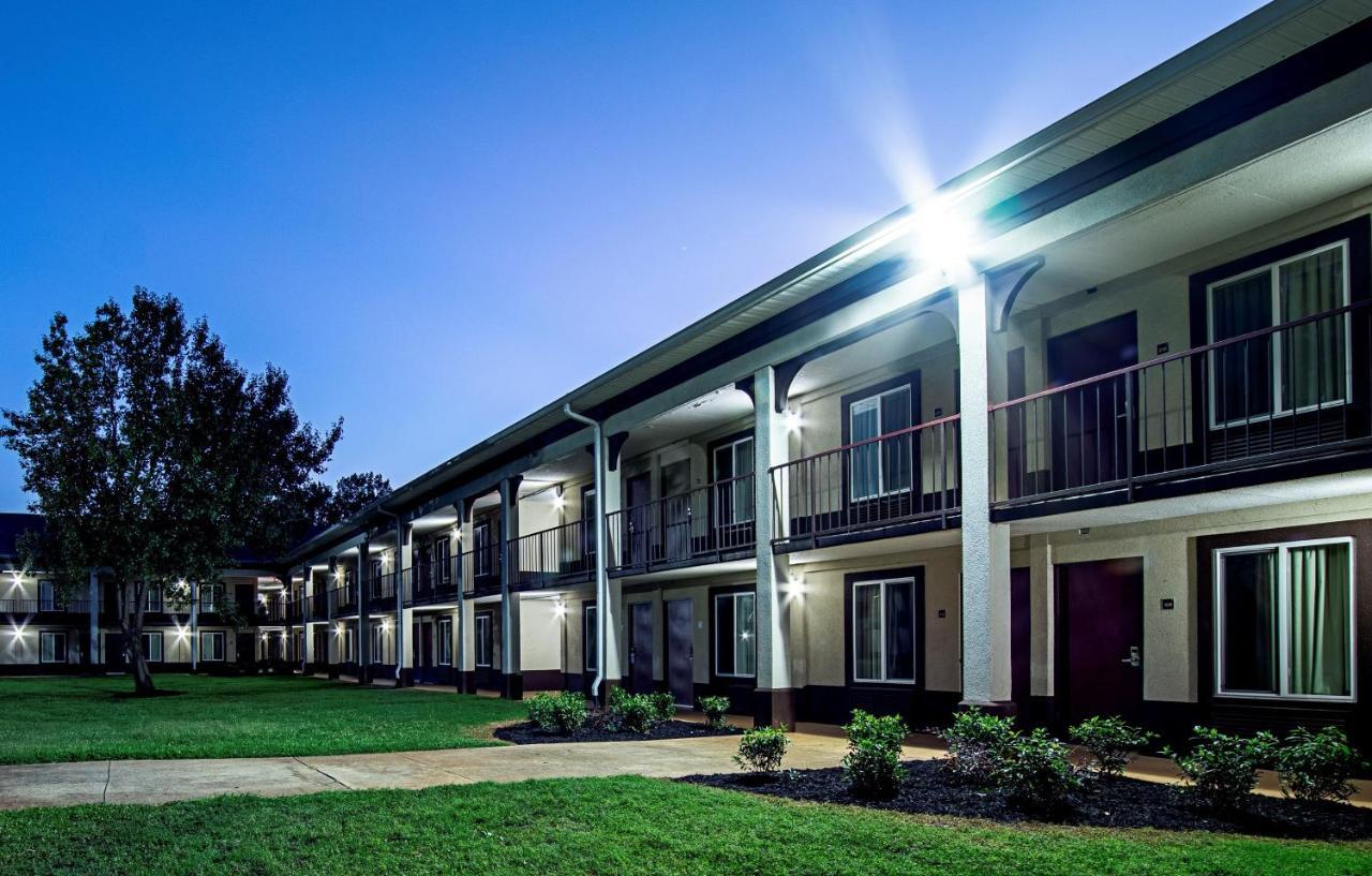 Red Roof Inn & Suites Greenwood, Sc Dış mekan fotoğraf