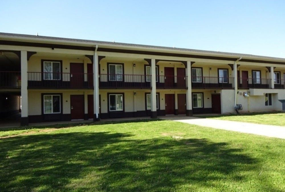 Red Roof Inn & Suites Greenwood, Sc Dış mekan fotoğraf