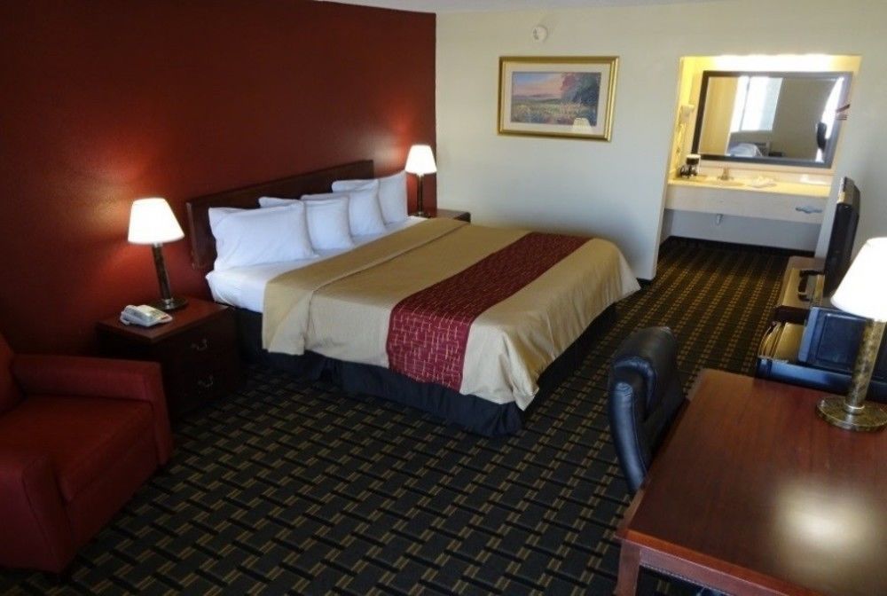 Red Roof Inn & Suites Greenwood, Sc Dış mekan fotoğraf