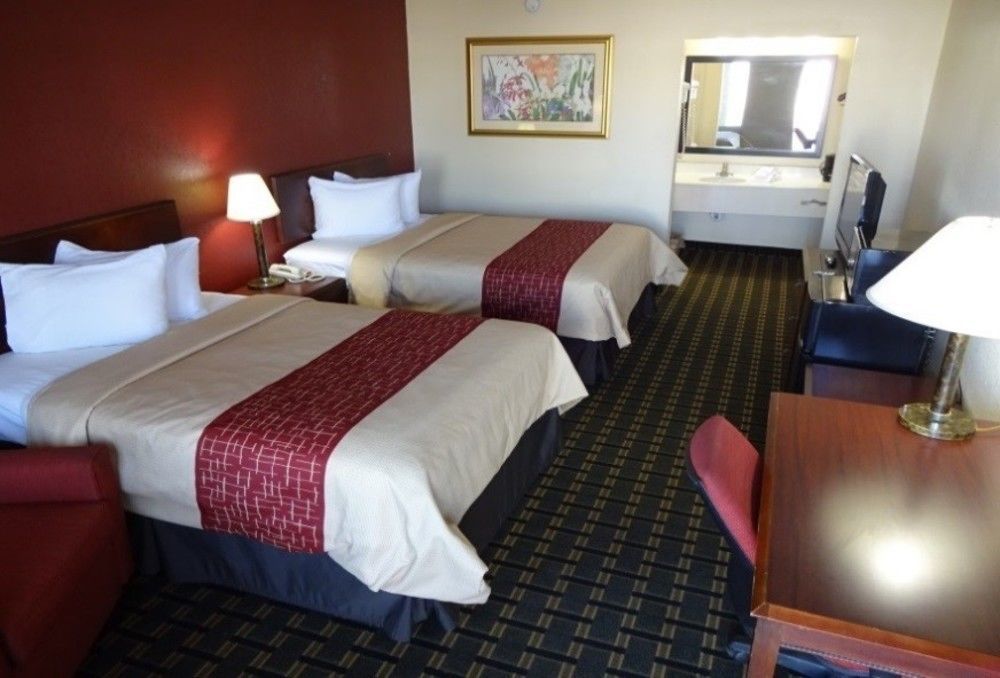 Red Roof Inn & Suites Greenwood, Sc Dış mekan fotoğraf