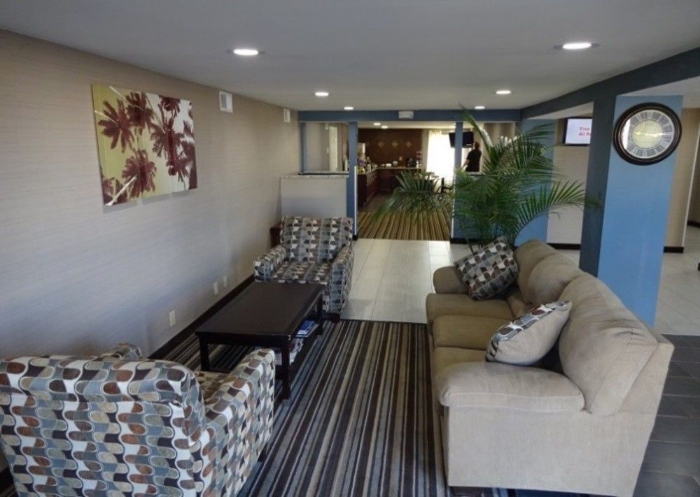 Red Roof Inn & Suites Greenwood, Sc Dış mekan fotoğraf