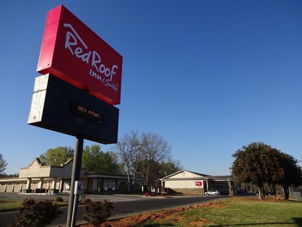Red Roof Inn & Suites Greenwood, Sc Dış mekan fotoğraf